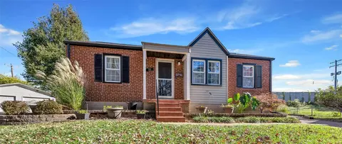 11 St Michael Ct, Florissant, MO 63031