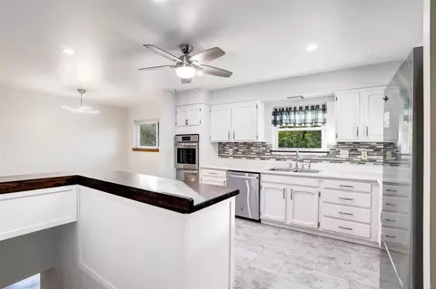 Kitchen - 9 Al Lin Ct, Bridgeton, MO 63044 photo 1 of 4