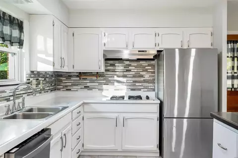 Kitchen - 9 Al Lin Ct, Bridgeton, MO 63044 photo 4 of 4