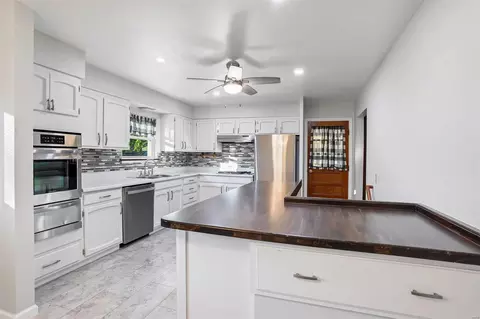 Kitchen - 9 Al Lin Ct, Bridgeton, MO 63044 photo 2 of 4