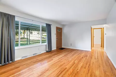 Living - 9 Al Lin Ct, Bridgeton, MO 63044 photo 3 of 3