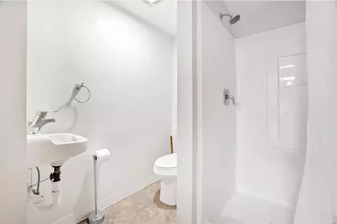 Bath - 9 Al Lin Ct, Bridgeton, MO 63044 photo 3 of 3