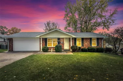 1116 St Marie St, Florissant, MO 63031