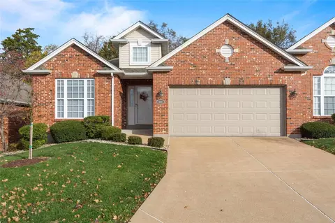 103 Tori Pines Dr, Saint Louis, MO 63129