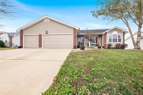 2723 Providence Ridge Dr, Wentzville, MO 63385
