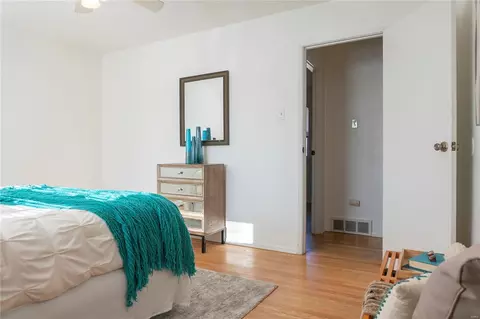 Bedroom - 1005 Pine St, Saint Charles, MO 63301 photo 2 of 4
