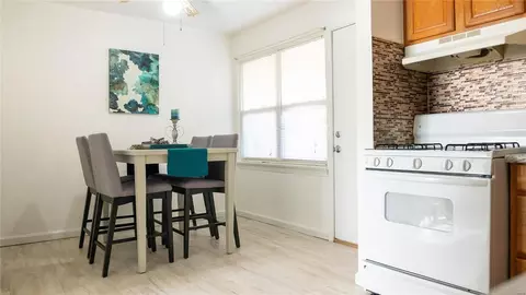 Dining - 1005 Pine St, Saint Charles, MO 63301 photo 1 of 1