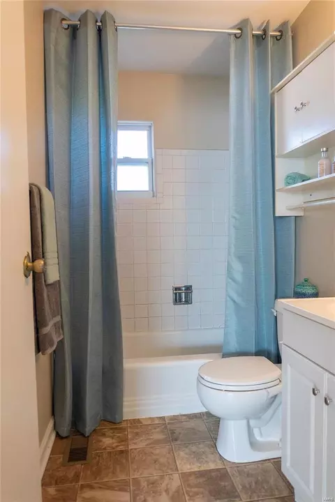 Bath - 1005 Pine St, Saint Charles, MO 63301 photo 2 of 2