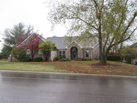 529 Malinmor Dr, Weldon Spring, MO 63304