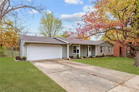 132 Lake Ridge Dr, Saint Peters, MO 63376
