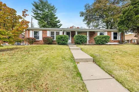 295 Broadmere Dr, Florissant, MO 63033