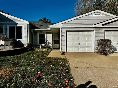 1615 Claydell Dr #20, Saint Peters, MO 63376