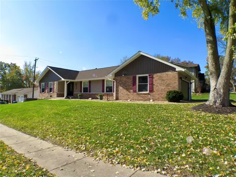 731 Timber Run Dr, Saint Louis, MO 63141
