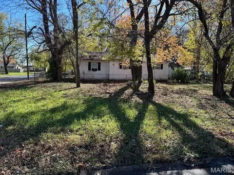 601 Elkins, Charleston, MO 63834