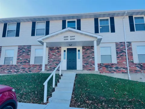 2287 Highland Hill Dr #D, Saint Peters, MO 63376
