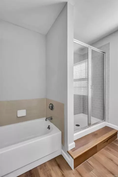 Bath - 818 Palm Bay Dr, Ellisville, MO 63021 photo 3 of 4