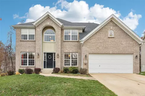 213 Magnolia Trace Dr, Ballwin, MO 63021