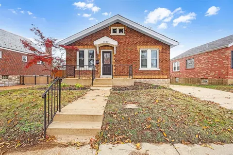 9340 Aster Ave, Saint Louis, MO 63123