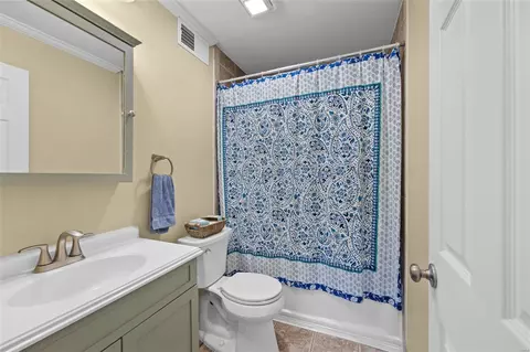 Bath - 223 Weber Dr, Eureka, MO 63025 photo 1 of 1