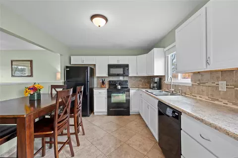 Kitchen - 223 Weber Dr, Eureka, MO 63025 photo 1 of 3