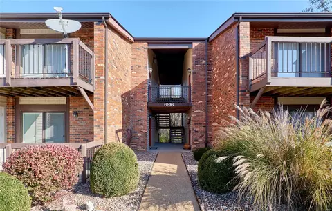 6816 Cottage Grove Ln #C, Saint Louis, MO 63129