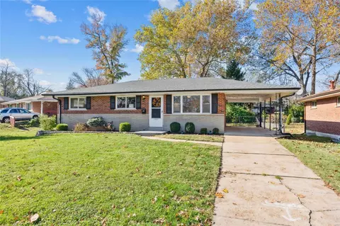 1027 Rockman Pl, Saint Louis, MO 63119
