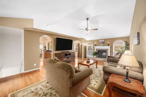 15 Briarcastle Ct, O'fallon, MO 63366 photo 6
