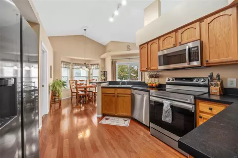 15 Briarcastle Ct, O'fallon, MO 63366 photo 14