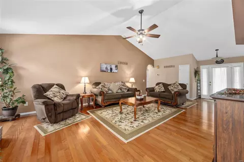 15 Briarcastle Ct, O'fallon, MO 63366 photo 8