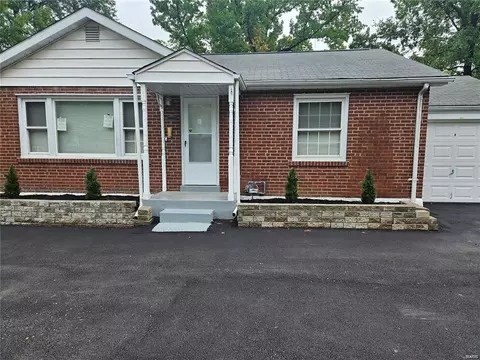 1828 N Hanley Rd, Saint Louis, MO 63114