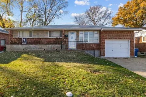 1185 Spring Valley Dr, Florissant, MO 63033