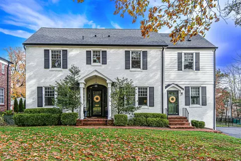 614 S Berry Rd, Saint Louis, MO 63122