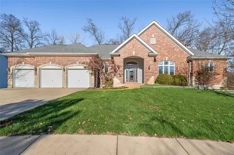 1390 Mallet Hill Dr, Ellisville, MO 63021