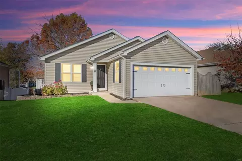 11 Queensboro Dr, Saint Peters, MO 63376