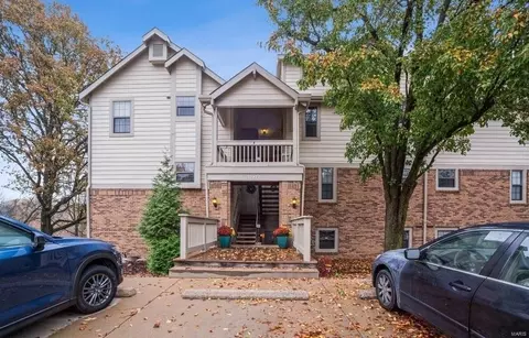 12977 Bryce Canyon Dr #B, Maryland Heights, MO 63043