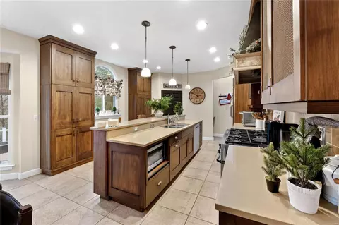 Kitchen - 17435 Hilltop Ridge Dr, Eureka, MO 63025 photo 2 of 4