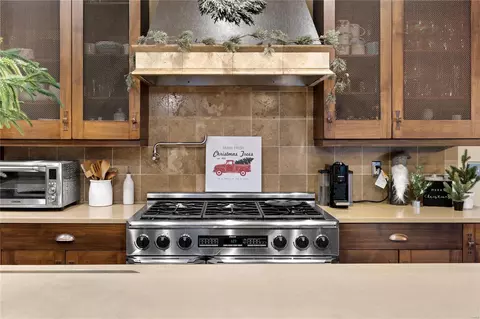 Kitchen - 17435 Hilltop Ridge Dr, Eureka, MO 63025 photo 4 of 4