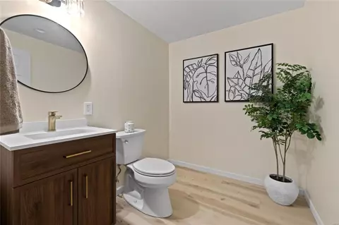 Bath - 17435 Hilltop Ridge Dr, Eureka, MO 63025 photo 5 of 5