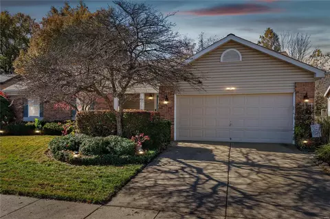 3823 Trinity Cir, Florissant, MO 63034