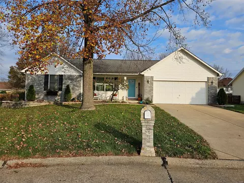 203 Grasslands Ct N, Saint Peters, MO 63376