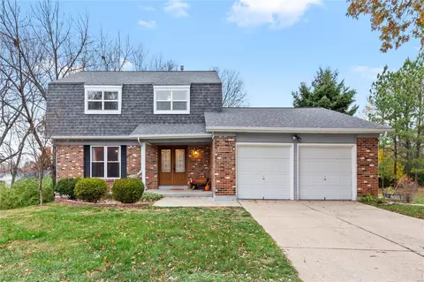 10 Strafford Dr, Saint Peters, MO 63376