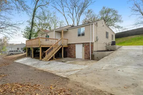 19 Mortons Grove St, Valley Park, MO 63088