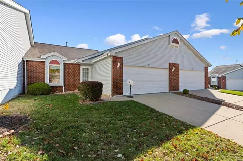 28 Lienemann Ct #49, Saint Charles, MO 63303