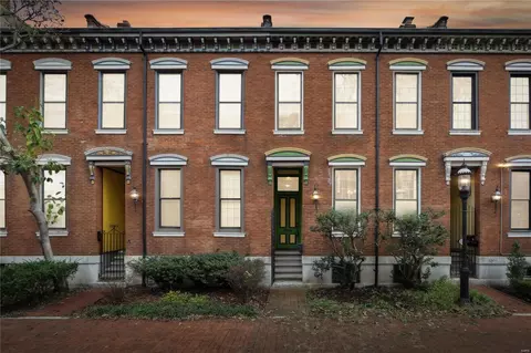 Exterior - 1306 S 10th St, Saint Louis, MO 63104 photo 6 of 7