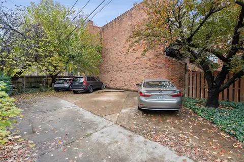 Exterior - 1306 S 10th St, Saint Louis, MO 63104 photo 5 of 7