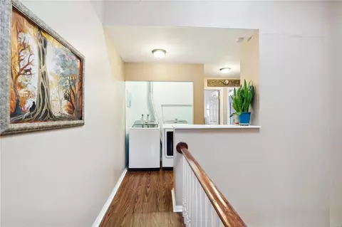 Entry Way - 1306 S 10th St, Saint Louis, MO 63104 photo 3 of 3