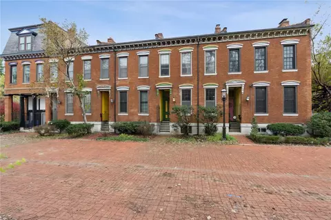 Exterior - 1306 S 10th St, Saint Louis, MO 63104 photo 7 of 7