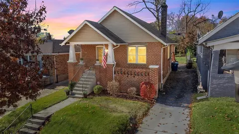 1505 Collins Ave, Saint Louis, MO 63117