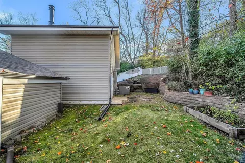 Exterior - 409 Briarhill Dr, Ballwin, MO 63021 photo 12 of 13