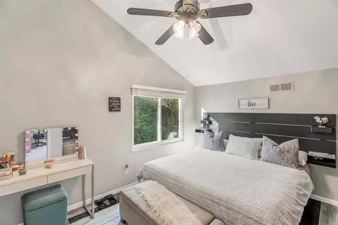 Bedroom - 409 Briarhill Dr, Ballwin, MO 63021 photo 1 of 5